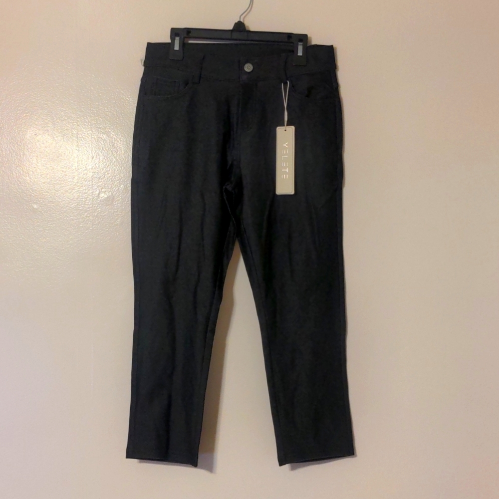 Yelete black  Capri jeggings